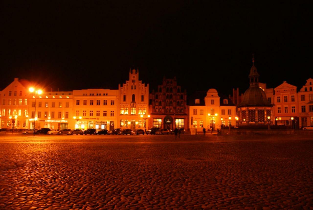 Koerner 1 Mit Terrasse & Parkplatz - Abc27 By Abcwismar Wismar Exterior photo