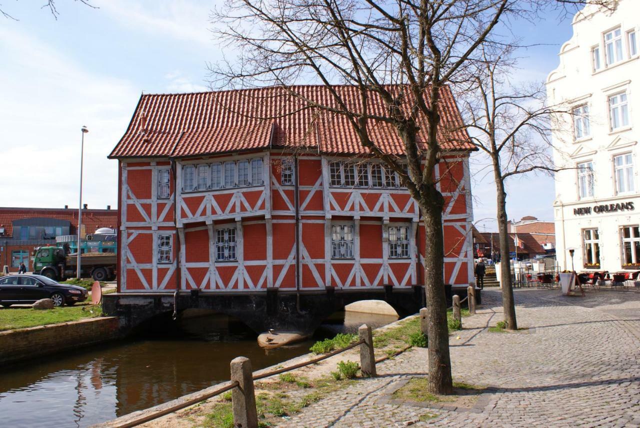 Koerner 1 Mit Terrasse & Parkplatz - Abc27 By Abcwismar Wismar Exterior photo